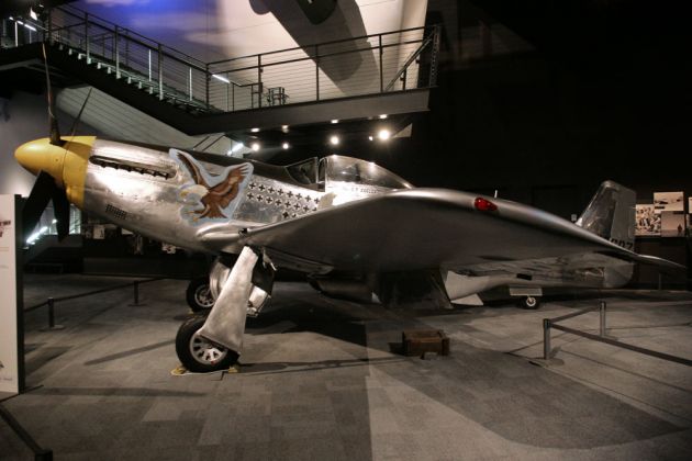 North American P-51 D Mustang North American P-51 D Mustang