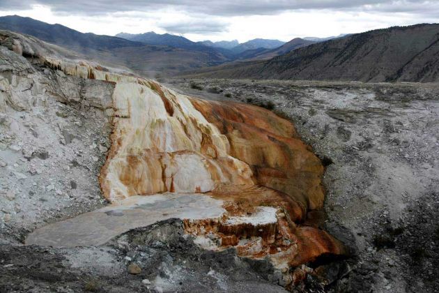 Yellowstone National Park - Mammoth Hot Springs, Upper Terraces Area Yellowstone National Park - Mammoth Hot Springs, Upper Terraces Area