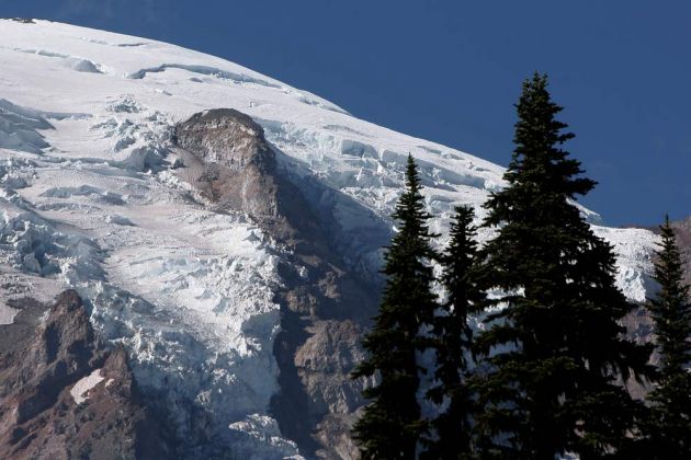 Gletscher am Mount Rainier Gipfel - der Blick vom Paradise Inn Gletscher am Mount Rainier Gipfel - der Blick vom Paradise Inn