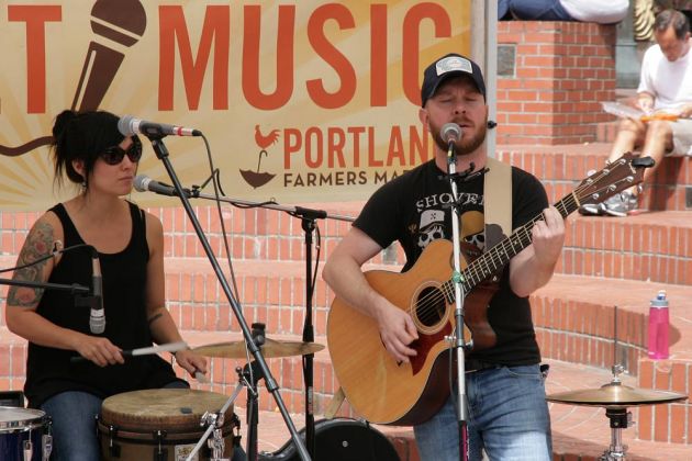 Portland, Oregon, Downtown - Life Music auf dem Pioneer Courthouse Square Portland, Oregon, Downtown - Life Music auf dem Pioneer Courthouse Square