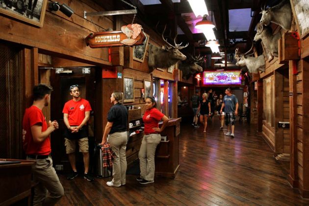 Miner's Landing Shopping Centre - Seattle Waterfront Miner's Landing Shopping Centre - Seattle Waterfront