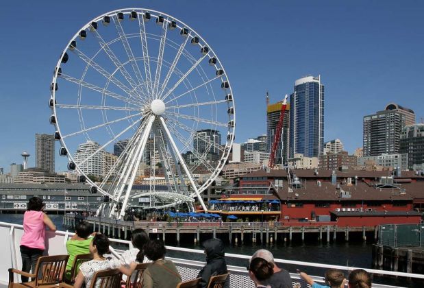 Seattle, Washington State - die Waterfront mit Seattle Great Wheel Seattle, Washington State - die Waterfront mit Seattle Great Wheel