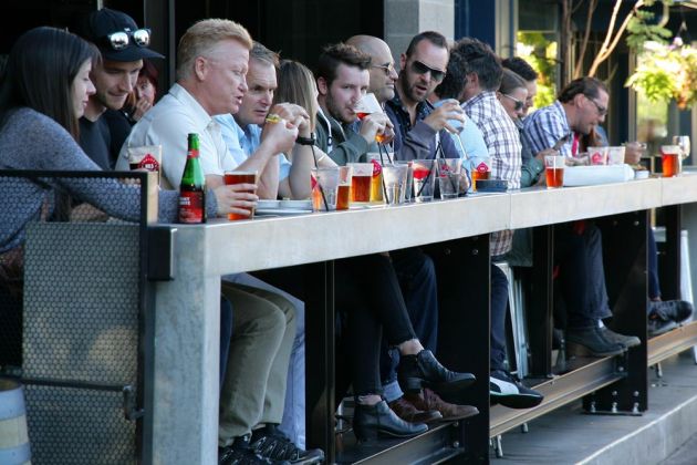 17th Avenue Calgary - Trolley 5, Restaurant und Brauerei 17th Avenue Calgary - Trolley 5, Restaurant und Brauerei