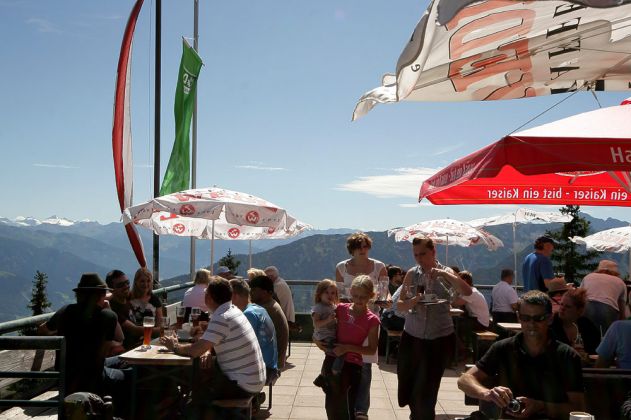 Der 'Rofan', das Rofangebirge in Tirol - stilgerechte Gastlichkeit auf der Sonnen-Terrasse der Erfurter Hütte Der 'Rofan', das Rofangebirge in Tirol - stilgerechte Gastlichkeit auf der Sonnen-Terrasse der Erfurter Hütte