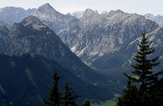 Der 'Rofan', das Rofangebirge in Tirol - ein Blick auf das Karwendel-Massiv