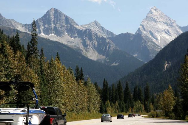 Trans-Canada-Highway - Rocky Mountains in Alberta