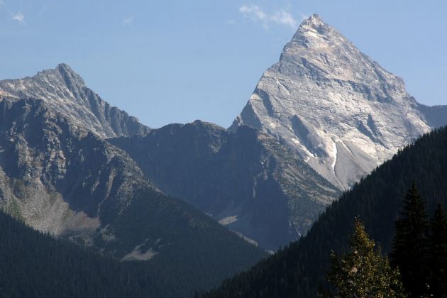 Trans-Canada-Highway - Rocky Mountains in Alberta Trans-Canada-Highway - Rocky Mountains in Alberta
