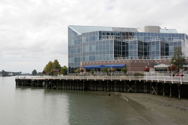 New Westminster - Waterfront Esplanade New Westminster - Waterfront Esplanade