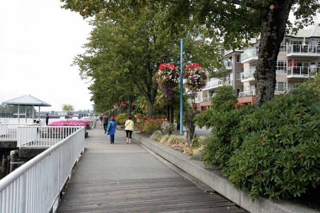 New Westminster - Waterfront Esplanade New Westminster - Waterfront Esplanade