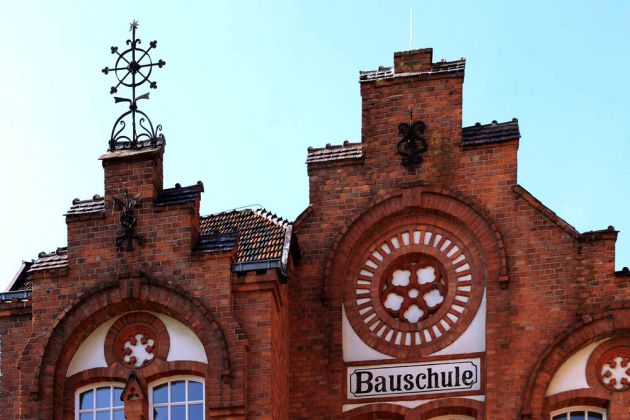 Stadt Rehburg - die historische Bauschule neben dem Rathskeller Stadt Rehburg - die historische Bauschule neben dem Rathskeller