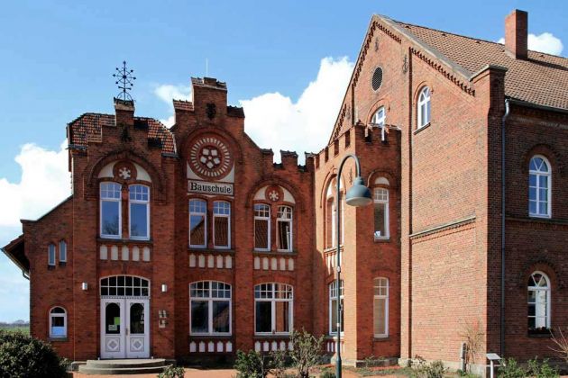 Stadt Rehburg - die historische Bauschule neben dem Rathskeller Stadt Rehburg - die historische Bauschule neben dem Rathskeller