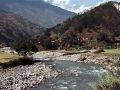 Langtang Trekking Trail  im Flusstal bei Trisuli