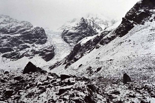 Gletscher am Ende des Langtang Trekking Trails - erlebte Abenteuer im Himalaya