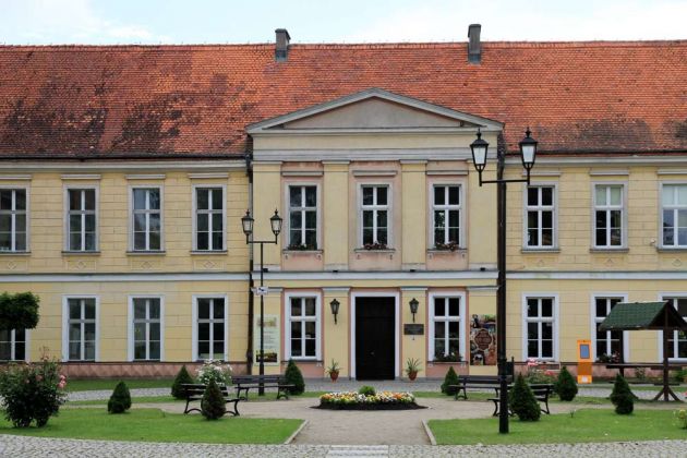 Das Schloss an der Młynówka, Sitz des Kulturzentrums Trzebiatow