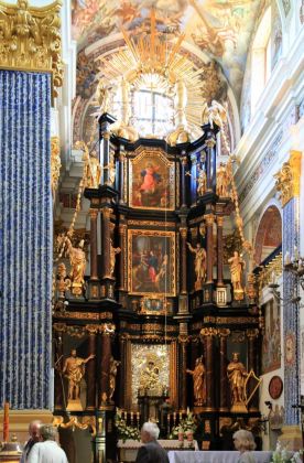 Święta Lipka - Heiligelinde, der Hochalter im Innenraum der Wallfahrtskirche