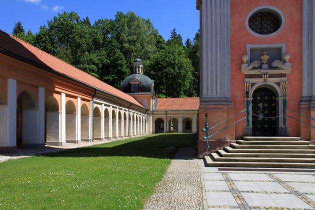 Święta Lipka - Heiligelinde, eine der Kapellen mit Kreuzgang
