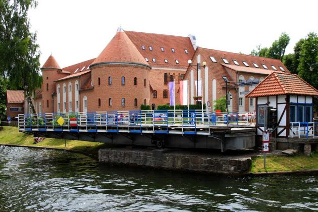 Gizycko - Lötzen, Drehbrücke und Schloss Gizycko - Lötzen, Drehbrücke und Schloss