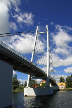 Mikolaiki, Mazury - Nikolaiken, Masuren - Fussgängerbrücke über den Nikolaiker See Mikolaiki, Mazury - Nikolaiken, Masuren - Fussgängerbrücke über den Nikolaiker See