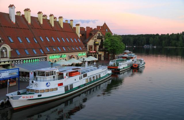 Mikolaiki, Mazury - Nikolaiken, Masuren zur Blauen Stunde Mikolaiki, Mazury - Nikolaiken, Masuren zur Blauen Stunde