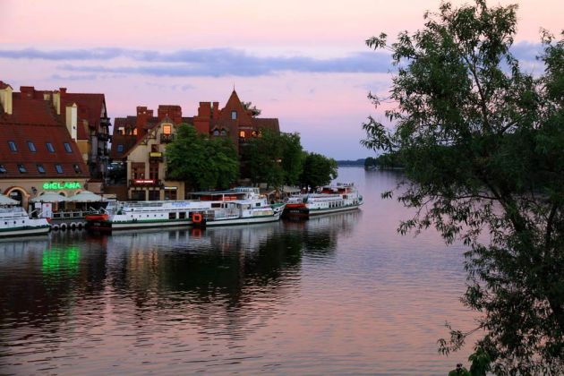 Mikolaiki, Mazury - Nikolaiken, Masuren zur Blauen Stunde Mikolaiki, Mazury - Nikolaiken, Masuren zur Blauen Stunde