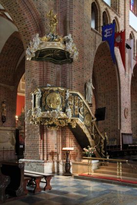 Poznań-Posen, Ostrów Tumski - Die spätbarocke Kanzel der erzbischöflichen St. Peter und Paul-Domkirche auf der Dominsel  