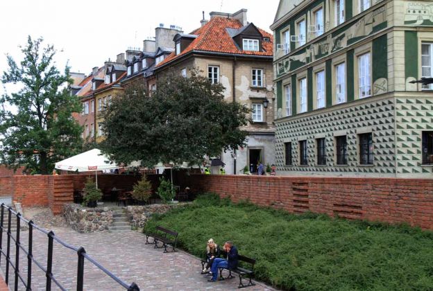 Taras widokowy, Stare Miasto, Warszawa - Terrasse an der Stadtmauer, Altstadt von Warschau	