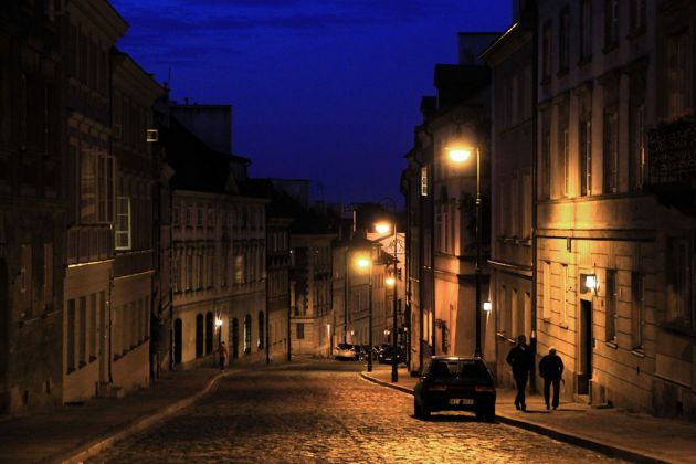 Warszawa, Nowe Miasto - Die Neustadt von Warschau - die Ulica Mostawa zuur Blauen Stunde Warszawa, Nowe Miasto - Die Neustadt von Warschau - die Ulica Mostawa zuur Blauen Stunde