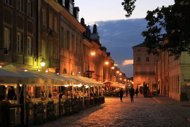 Warszawa, Nowe Miasto - Warschauer Neustadt - die Ulica Freta zur Blauen Stunde Warszawa, Nowe Miasto - Warschauer Neustadt - die Ulica Freta zur Blauen Stunde