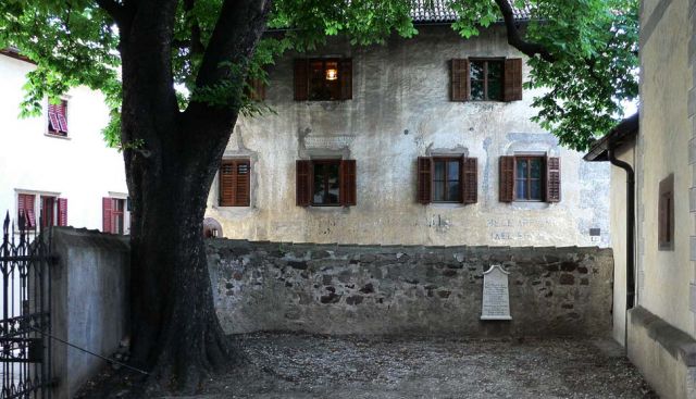 Eppan-Appiano St. Michael - historischer Ansitz im Ortskern Eppan-Appiano St. Michael - historischer Ansitz im Ortskern