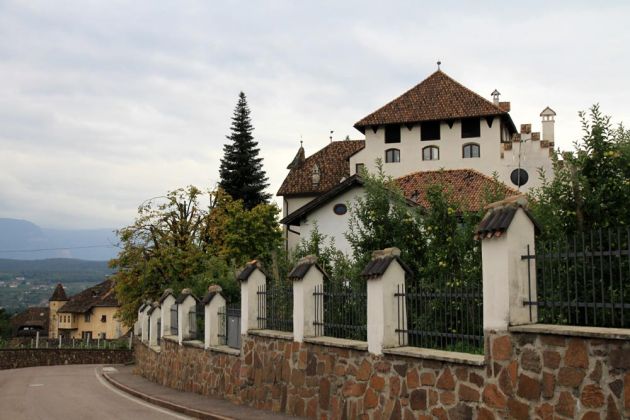 Eppan-Appiano St. Michael - Schloss Paschbach Eppan-Appiano St. Michael - Schloss Paschbach