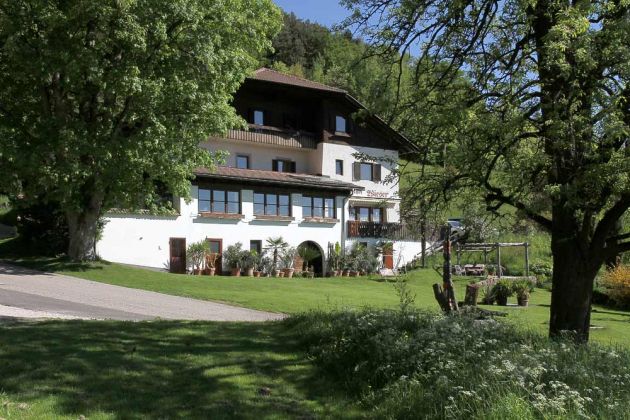 Der Berggasthof Wieser in Eppan-Perdonig - Appiano Predonico Der Berggasthof Wieser in Eppan-Perdonig - Appiano Predonico