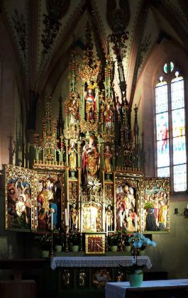 Kaltern-Altenburg - Altar der Kirche St. Vigil Kaltern-Altenburg - Altar der Kirche St. Vigil