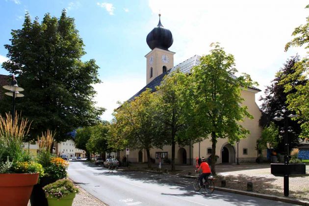 Die Marktgemeinde Reutte in Tirol - die Franziskaner-Kirche Heilige Mutter Anna