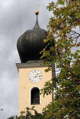 Die Marktgemeinde Reutte in Tirol - die Franziskaner-Kirche Heilige Mutter Anna