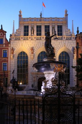 Neptun-Brunnen und Artushof am Langen Markt - Danzig, Gdańsk, Długi Targ, 