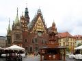 Breslau-Wrocław - das Rathaus am Ring von Breslau, die östliche Fassade