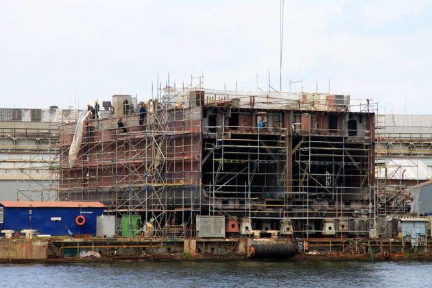 Dampferfahrt zur Westerplatte in Danzig - Schiffbau auf der Werft Danzig AG Dampferfahrt zur Westerplatte in Danzig - Schiffbau auf der Werft Danzig AG