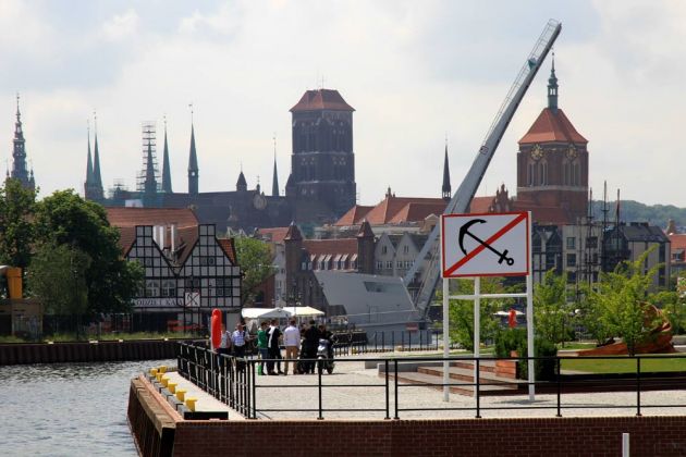 Dampferfahrt zur Westerplatte - Blick auf die Türme der Stadt Danzig Dampferfahrt zur Westerplatte - Blick auf die Türme der Stadt Danzig