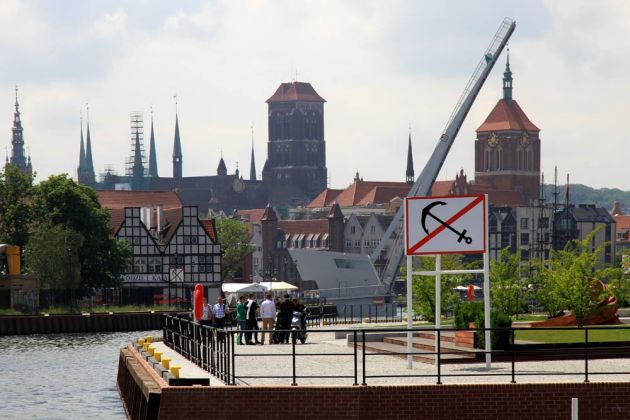Dampferfahrt zur Westerplatte - Blick auf die Türme der Stadt Danzig 