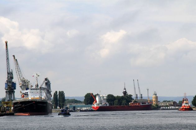 Dampferfahrt zur Westerplatte in Danzig - Hafenanlagen in Gdańsk-Nowy Port Dampferfahrt zur Westerplatte in Danzig - Hafenanlagen in Gdańsk-Nowy Port