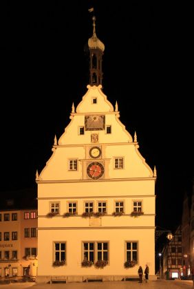 Rothenburg ob der Tauber bei Nacht - das Alte Rathaus am Marktplatz Rothenburg ob der Tauber bei Nacht - das Alte Rathaus am Marktplatz