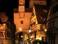 Rothenburg ob der Tauber bei Nacht - der Markusturm mit Röderbogen