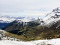 Pordoijoch, Passo Pordoi, 2339 m - Blick nach Osten in Richtung Buchensteintal und die Massive rund um Cortina d Ampezzo