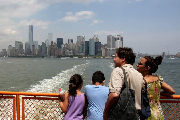 New York City - Manhattan, von der Staten Island Ferry aus gesehen New York City - Manhattan, von der Staten Island Ferry aus gesehen