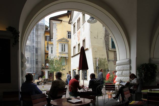 Bozen-Bolzano - der Kornplatz, Piazza del Grano Bozen-Bolzano - der Kornplatz, Piazza del Grano