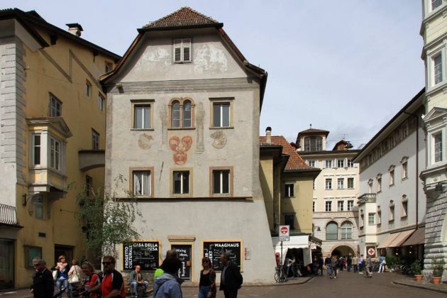 Bozen-Bolzano - der Kornplatz, Piazza del Grano Bozen-Bolzano - der Kornplatz, Piazza del Grano