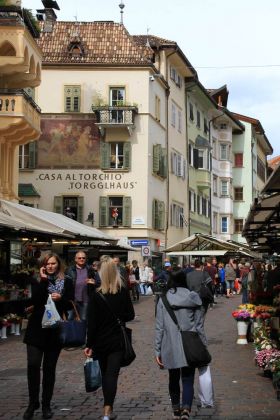 Bozen-Bolzano - Obstplatz, Piazza Erbe Bozen-Bolzano - Obstplatz, Piazza Erbe