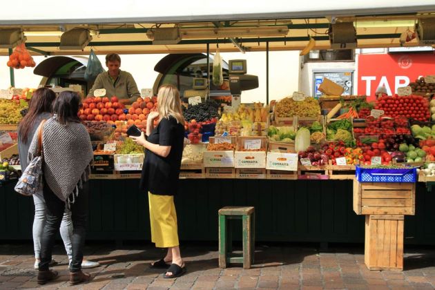 Bozen-Bolzano - Obstplatz, Piazza Erbe Bozen-Bolzano - Obstplatz, Piazza Erbe