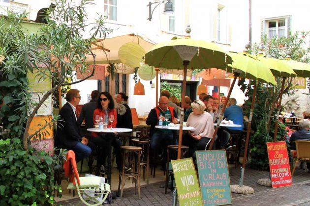 Bozen-Bolzano - Dr. Streiter-Gasse, Restaurant Fischbänke Bozen-Bolzano - Dr. Streiter-Gasse, Restaurant Fischbänke