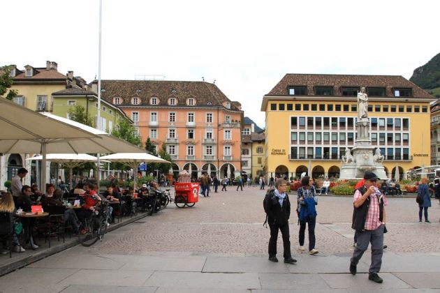 Bozen-Bolzano - Walther von der Vogelweide Platz, Piazza Walther Bozen-Bolzano - Walther von der Vogelweide Platz, Piazza Walther